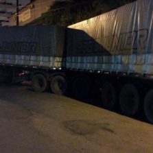 Novamente Carreta interdita trânsito no acesso à Castelo Branco