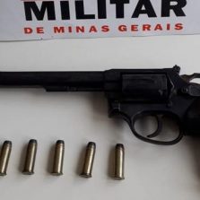Comerciante é preso por posse irregular de arma em Canaã