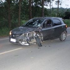 Acidente entre carro e moto deixa casal gravemente ferido entre Viçosa/Teixeiras