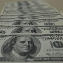 Gastos de brasileiros no exterior caem 5,4% em 2019, diz BC