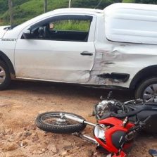 Menor que pilotava moto sofre acidente no Fundão