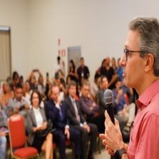 Romeu Zema determina investimentos de R$ 516 milhões para beneficiar atingidos por barragem de Fundão