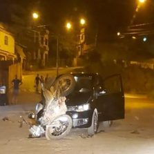 Colisão entre moto e carro deixa um ferido no Amoras