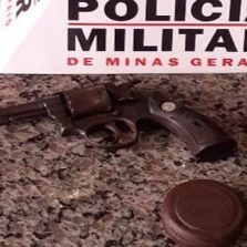 Casal é detido com arma e moto sem placa na rodovia Paula Cândido/Viçosa