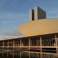 Congresso derruba veto a PL que garante acesso à internet a alunos