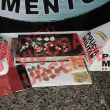 Suspeito é preso com drogas na rua Santana