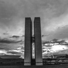 Senado aprova socorro de R$ 125 bilhões a estados e municípios