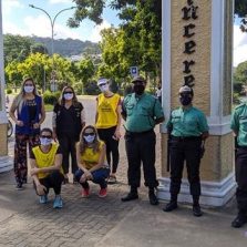 Blitz educativa no campus da UFV reforça orientações sobre uso da máscara de proteção