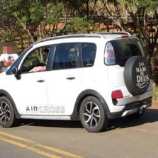 Médica detida por tentar passar barreira sanitária com passageira escondida no porta-malas do carro