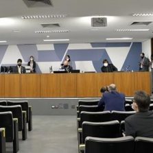 ALMG: Comissão especial recomenda alterações na PEC da previdência