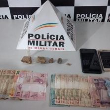 PM apreende drogas no Bairro Dalvo de Oliveira Benfeito em Ponte Nova