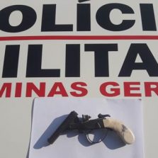 PM apreende arma durante perseguição no bairro Coelhas