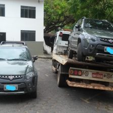 Mulher localiza veículo com placas e modelo igual o seu e chama PM