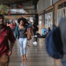 Cresce total de negros em universidades, mas acesso é desigual
