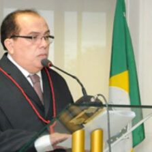 STJ condena desembargador do CE à perda do cargo e prisão