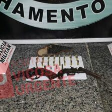 Homem é preso com armas após discussão em Novo Silvestre