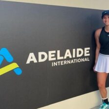 Stefani e Hayley vencem de novo e vão às semifinais do WTA de Adelaide
