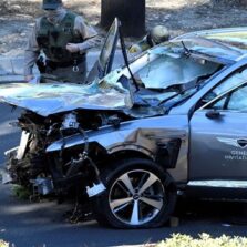 Tiger Woods está acordado após acidente; polícia investiga causa