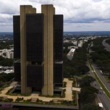 Crédito concedido pelos bancos deve crescer 8% este ano, estima BC