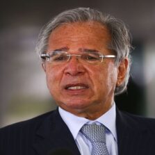 Com vacinação, Brasil terá novo horizonte em 60 dias, diz Guedes