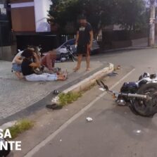 Colisão entre motos deixa três feridos no Clélia Bernardes