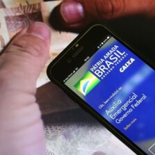 Caixa paga hoje auxílio emergencial a nascidos em março