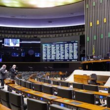 Câmara aprova MP do novo salário mínimo de R$ 1.100