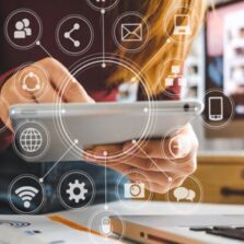 MCom articula mais US$ 1 bi de investimentos para inclusão digital