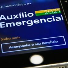 Trabalhadores nascidos em agosto podem sacar o auxílio emergencial