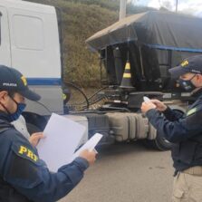 PRF realiza Operação de Fiscalização de Veículos de Carga e flagra 40 motoristas descumprindo a Lei do Descanso