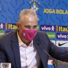 Técnico Tite convoca seleção brasileira para a Copa América