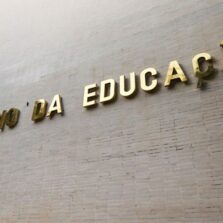 MEC abre novas vagas em curso para professor de alfabetização