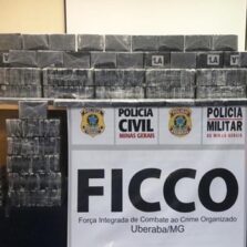 Operação conjunta apreende avião com 243 quilos de cocaína em Minas