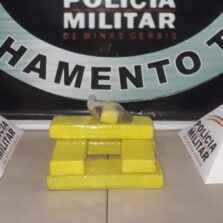 PM apreende maconha no Bairro Posses em Viçosa
