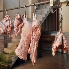 Ubá: ação integrada apreende cerca de uma tonelada de carnes em abatedouro clandestino