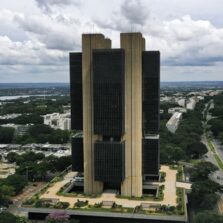 Atividade econômica tem alta de 1,14% em junho, diz Banco Central