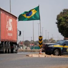 PRF liberou 35 pontos de bloqueio de caminhoneiros