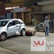 Colisão envolvendo carro e moto na Castelo Branco