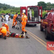 Corpo de Bombeiros de Viçosa socorrem vítimas de grave acidente na Violeira