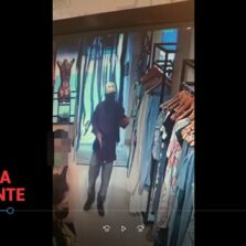 Câmeras flagram assalto em loja no centro de Viçosa