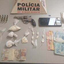 PM prende suspeitos com drogas e arma em Ervália