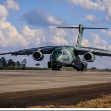 Avião da FAB parte na segunda para resgatar brasileiros na Polônia