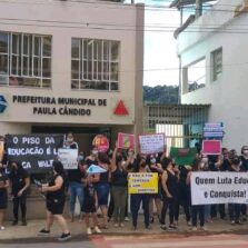 Professores da rede municipal de Paula Cândido reivindicam piso salarial