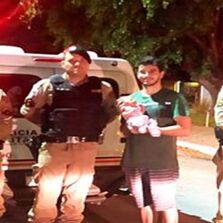 Policiais Militares de Pedro Leopoldo salvam criança engasgada