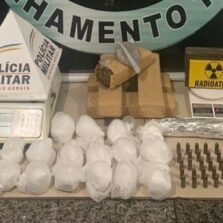 Adolescente apreendida com drogas em Viçosa