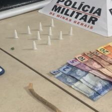 DOIS PRESOS COM DROGAS NA PH ROLFS EM VIÇOSA
