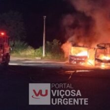 Ponte Nova: Bombeiros combatem incêndio na Viação Pássaro Verde