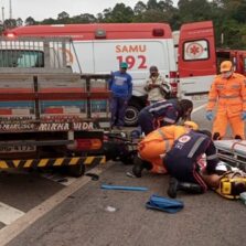 Motoqueiro fica gravemente ferido após acidente na BR-356