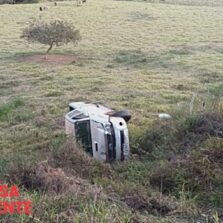 São Miguel do Anta: Motorista desmaia e capota em ribanceira