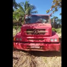Serra de São Geraldo: Ladrões roubam caminhão carregado com sacas de café.